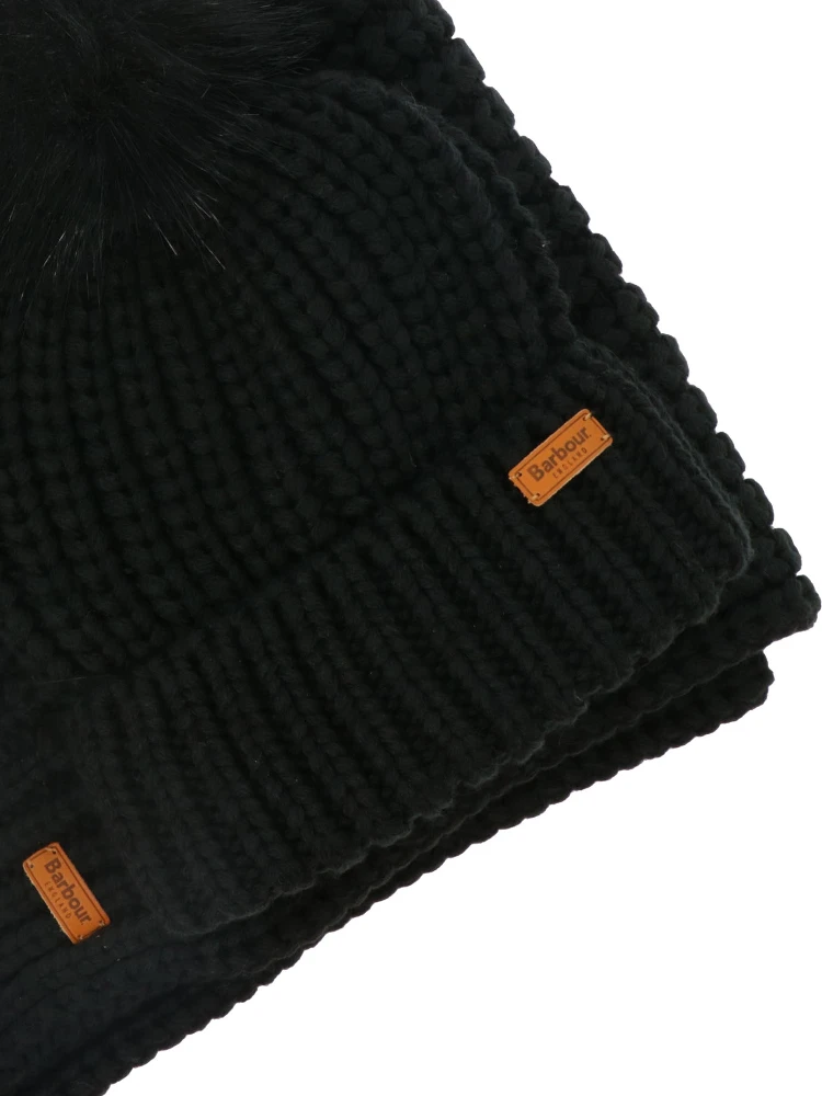 "Saltburn" beanie and scarf set alternative