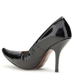 حذاء بكعب عالٍ من جلد العجل الأسود من بوس توروس