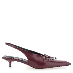 Bordeaux Pumps with Pointed Toe Design in Leather Woman