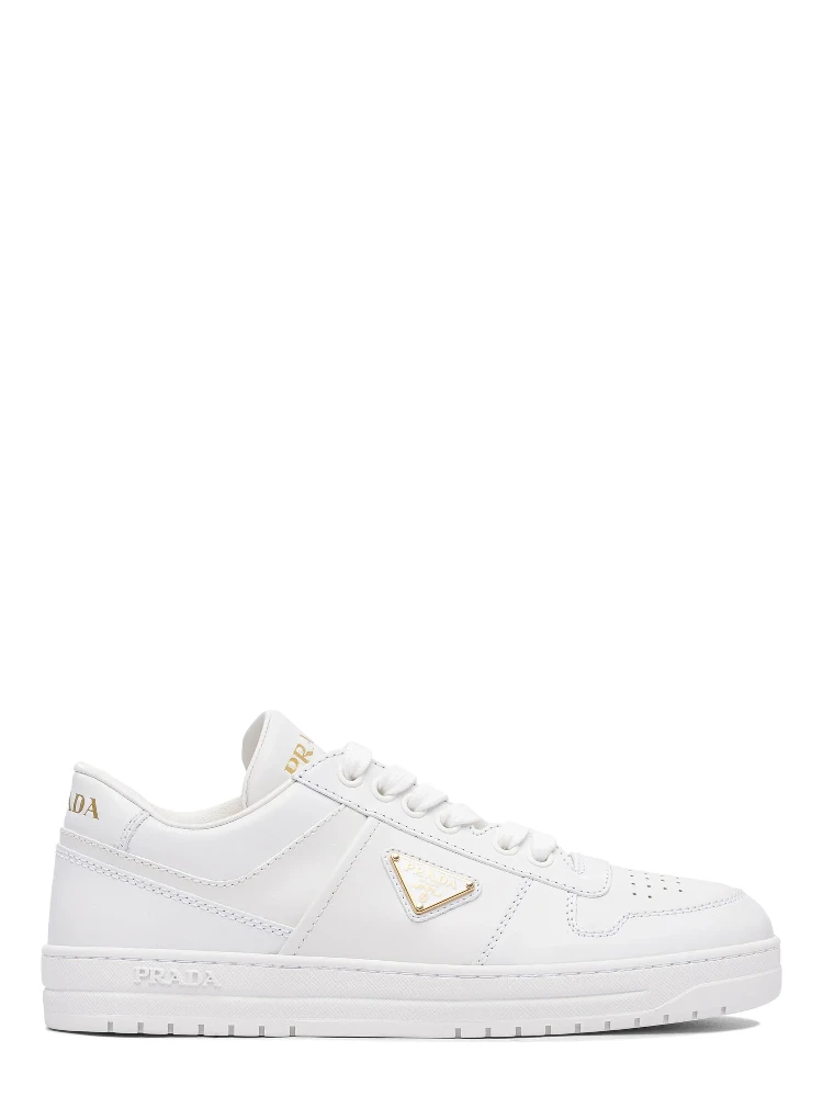 حذاء رياضي من الجلد