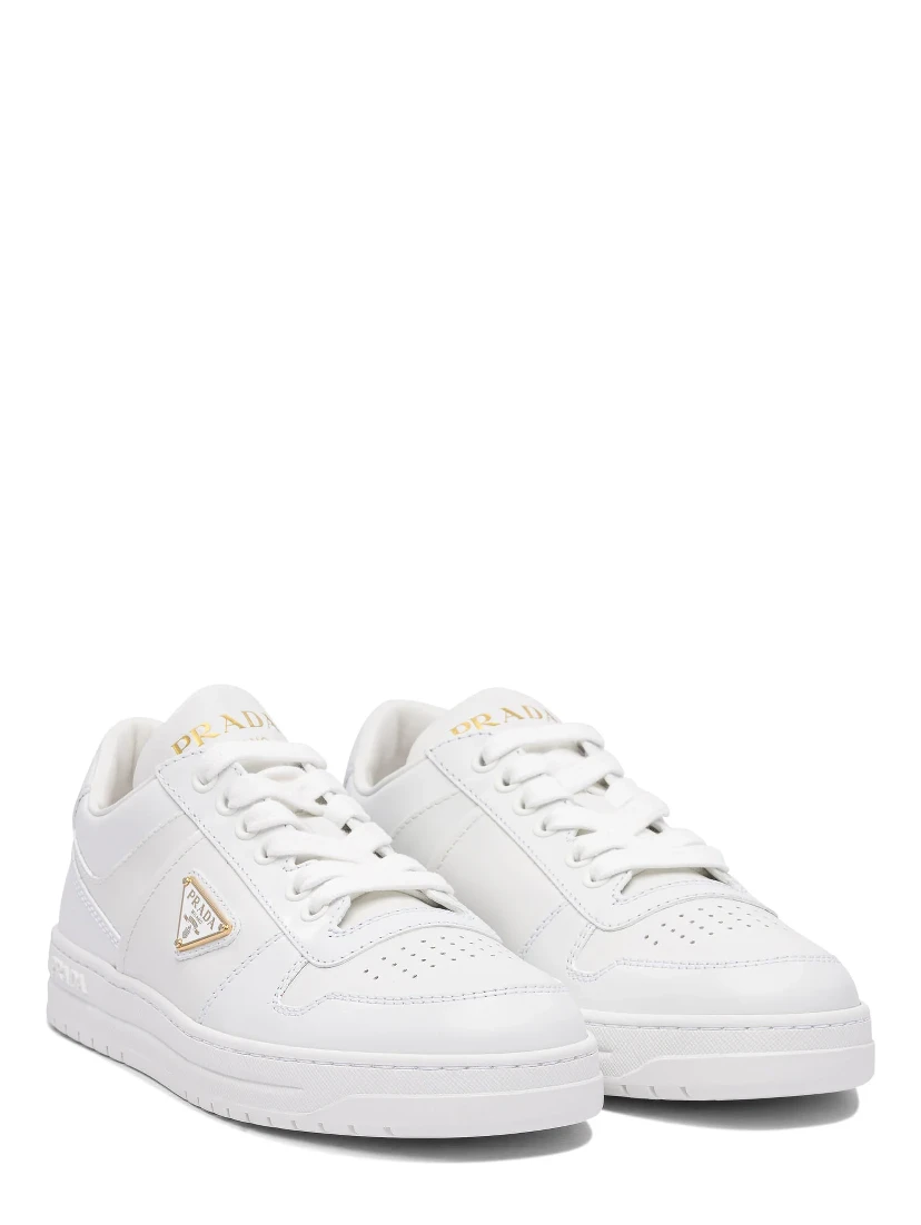 حذاء رياضي من الجلد