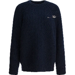 Wool knitwear with pin