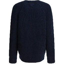 Wool knitwear with pin