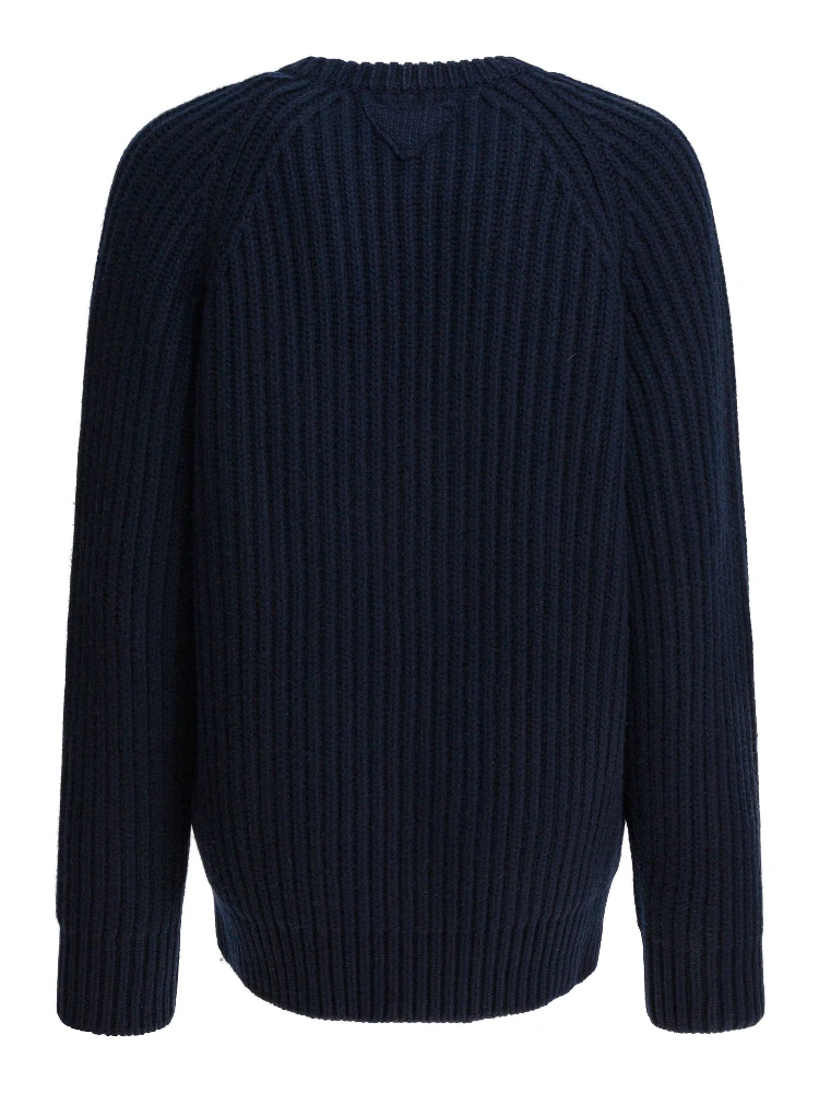 Wool knitwear with pin alternative