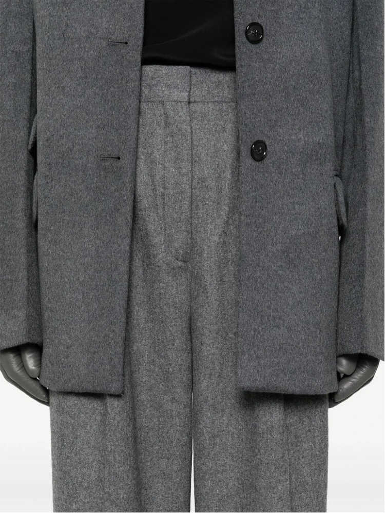 Classic pleated trousers alternative