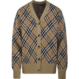 V-neck cardigan with buttons