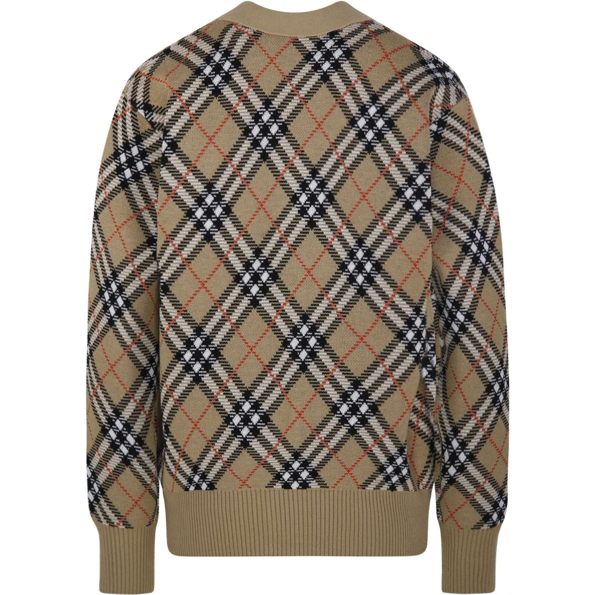 V-neck cardigan with buttons