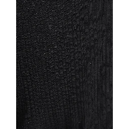 تيشيرت بياقة على شكل حرف V مصنوع من الصوف البكر