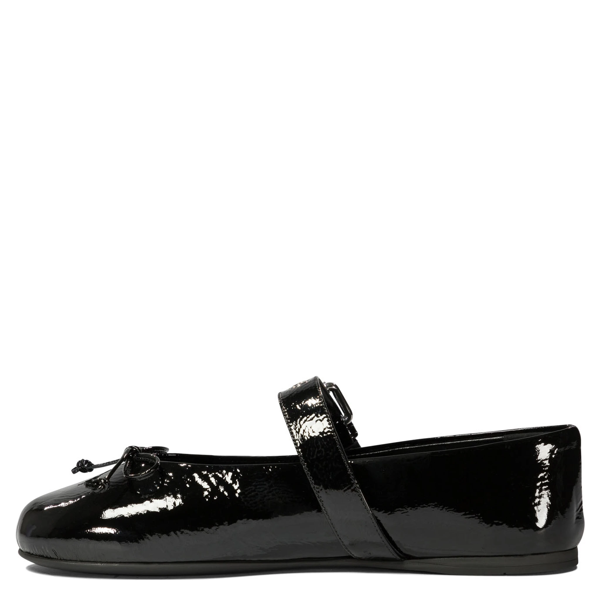 أحذية باليه جلدية مسطحة