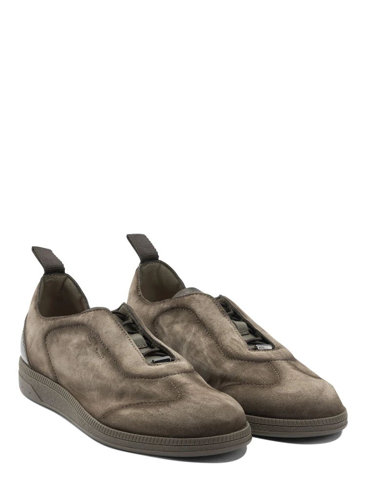 Sneaker with elastic laces alternative