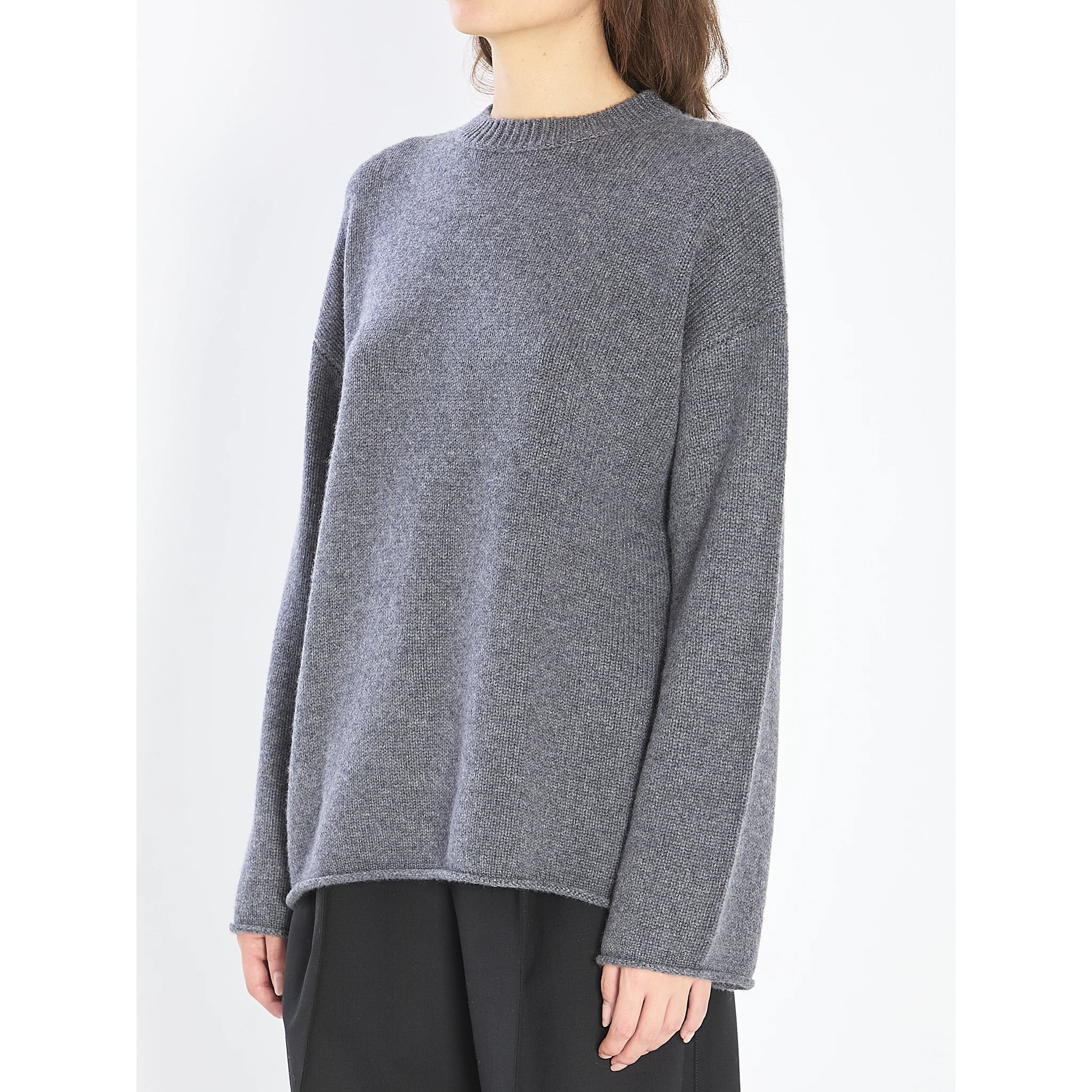 كنزة كريستي برقبة دائرية