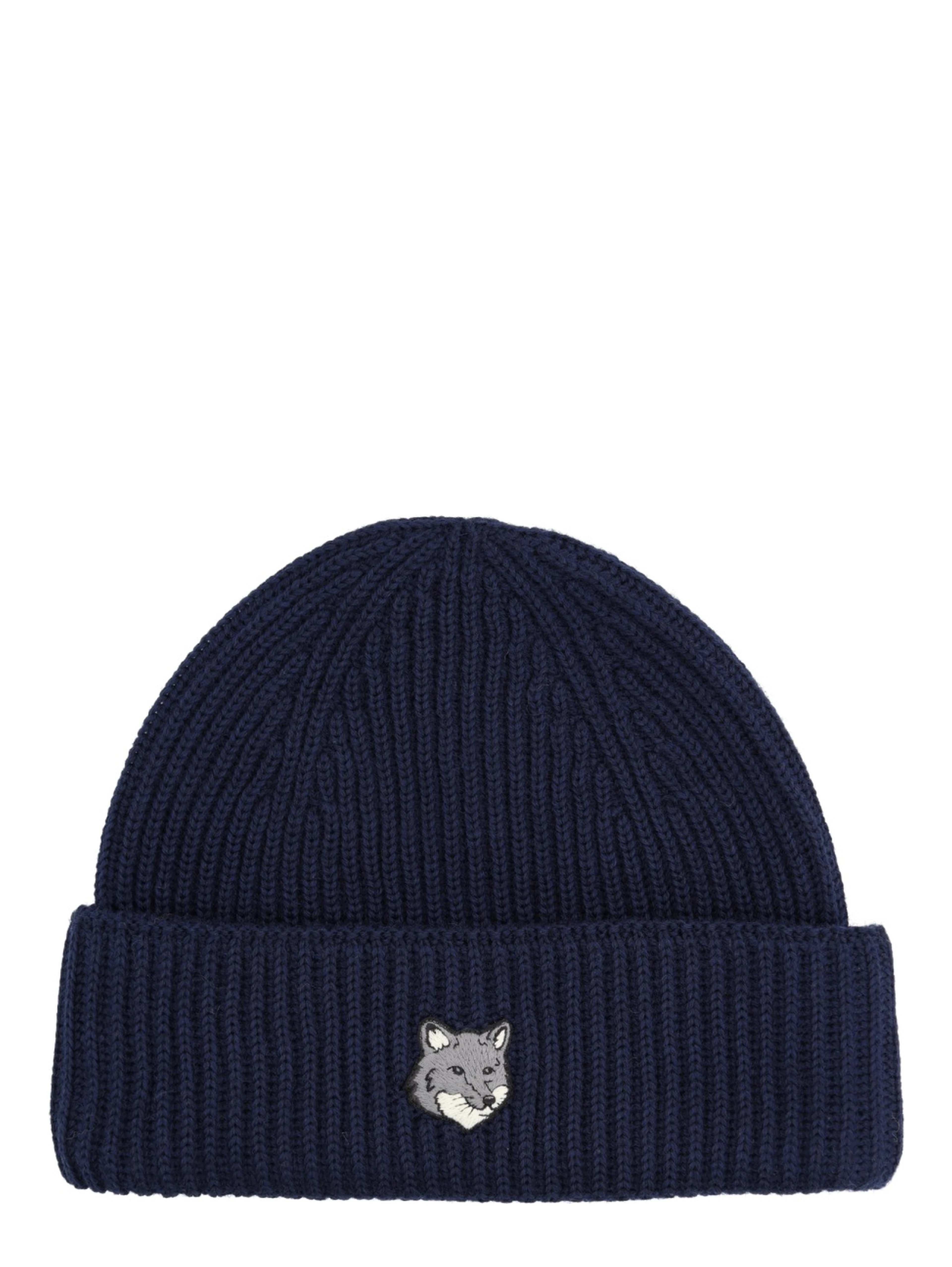 BEANIE WITH FOX PATCH