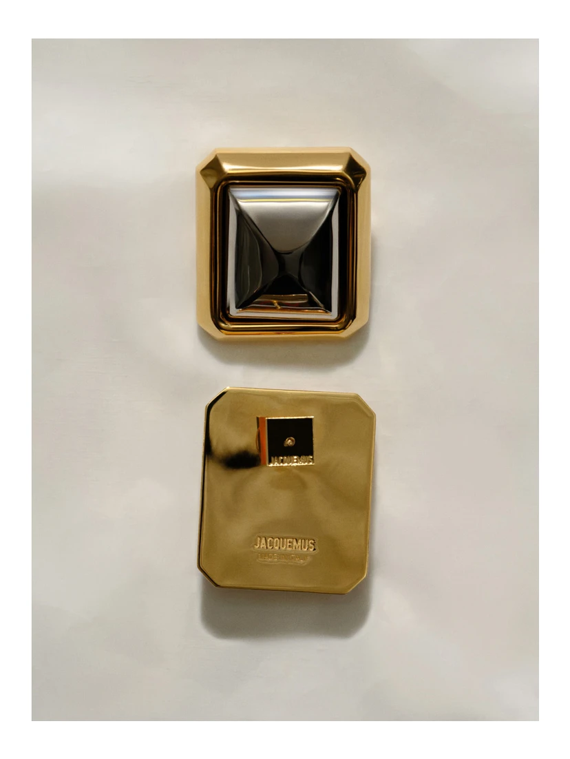 Les Pendants Carre Metallic Earings with Rear Closure and Square Design in Brass Woman