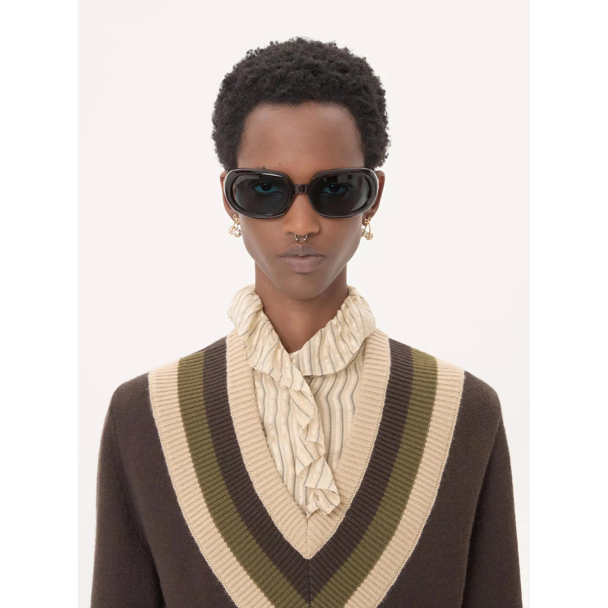 Cold Coloured Earings with Cherry Design ans Crystal Embellishments in Gold Plated Metal Woman