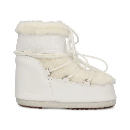 Low boot in white faux