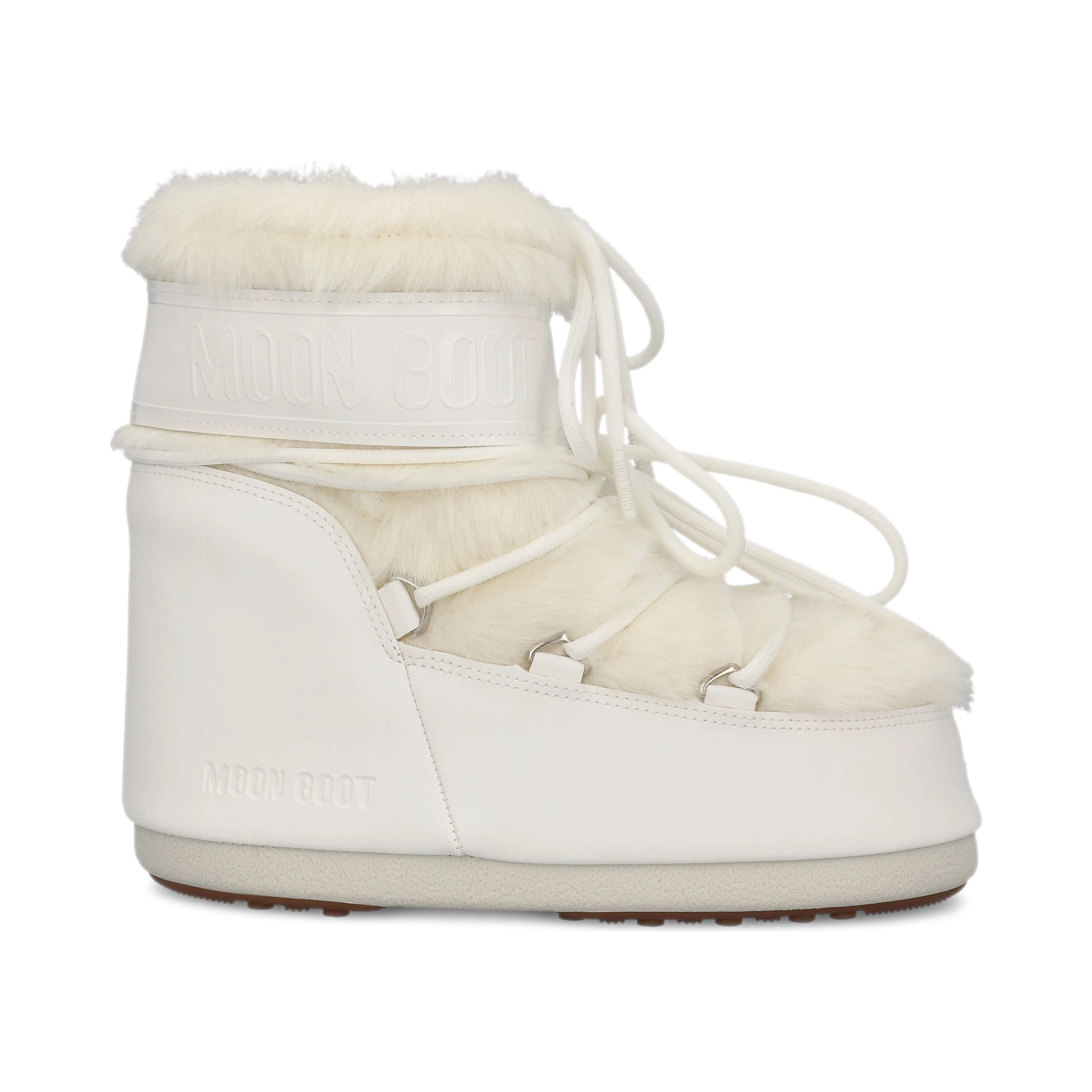 Low boot in white faux