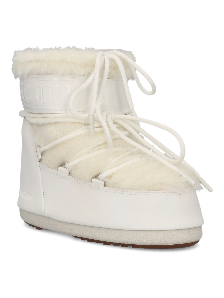 Low boot in white faux alternative