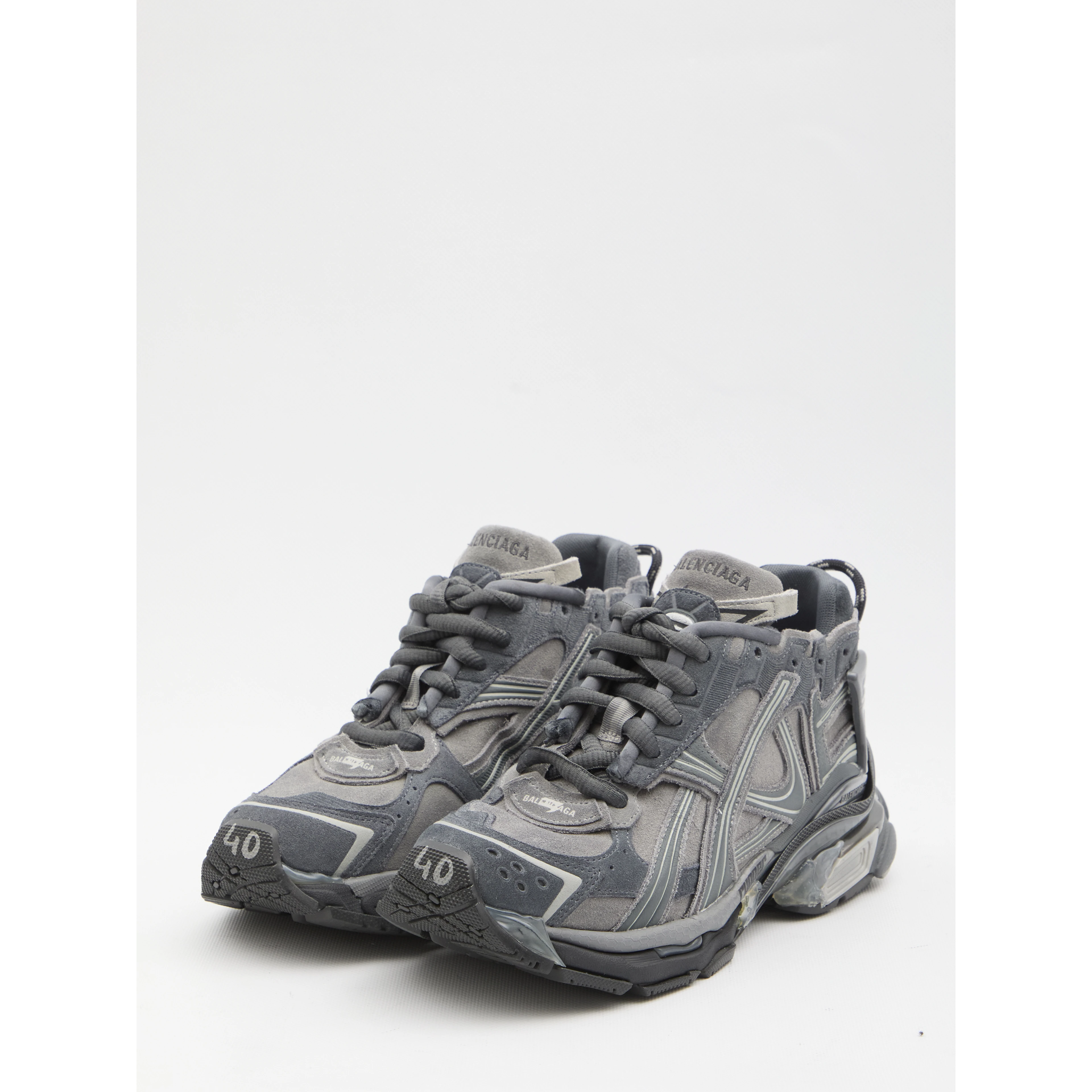 Runner sneakers