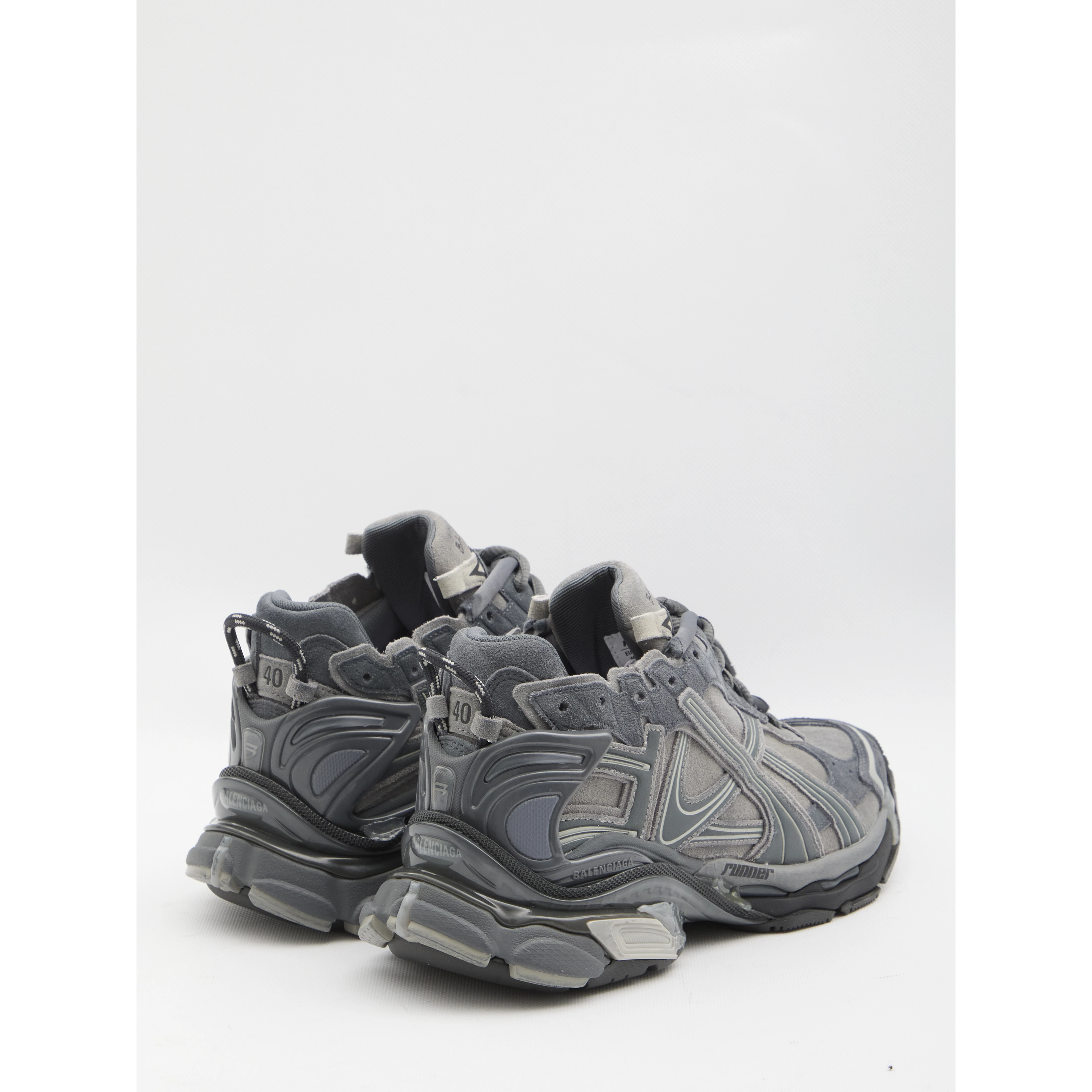 Runner sneakers