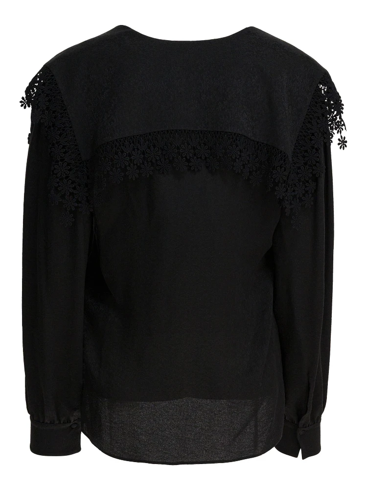 Blouse with lace collar alternative