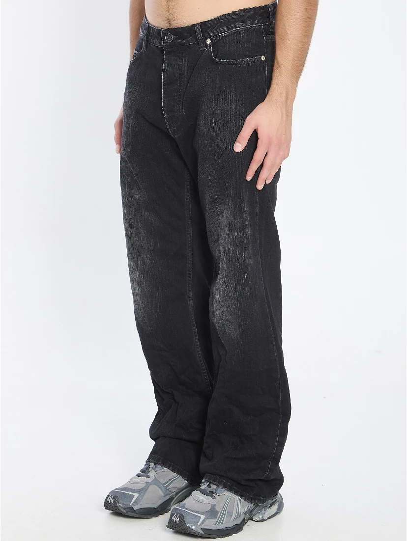 Distressed relaxed jeans