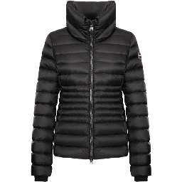 معطف بياقة عالية من الريش بلون بوربورا