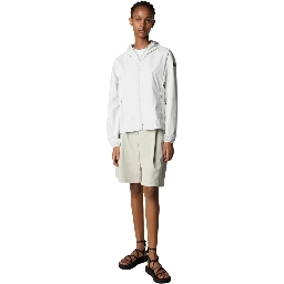 أنقذوا البطة ذات المعاطف البيضاء