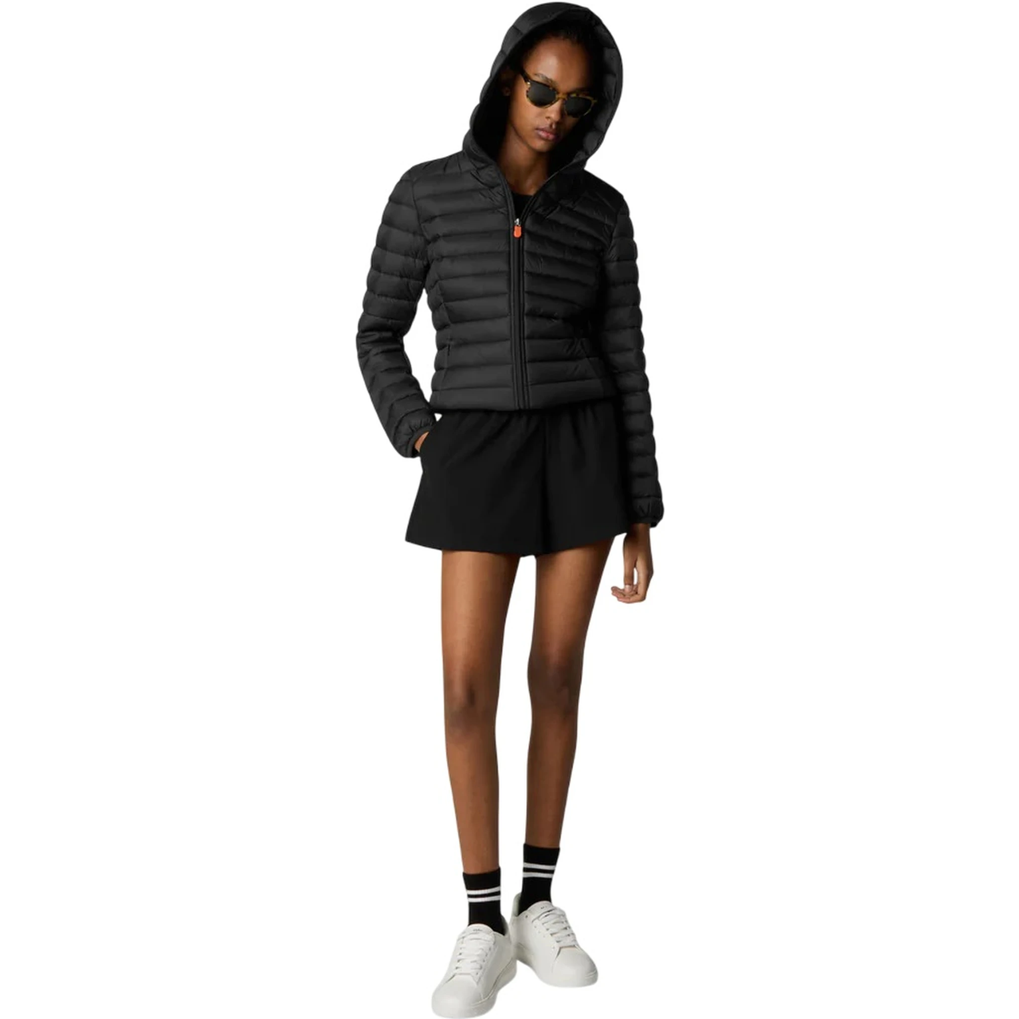 أنقذوا البطة، معاطف سوداء