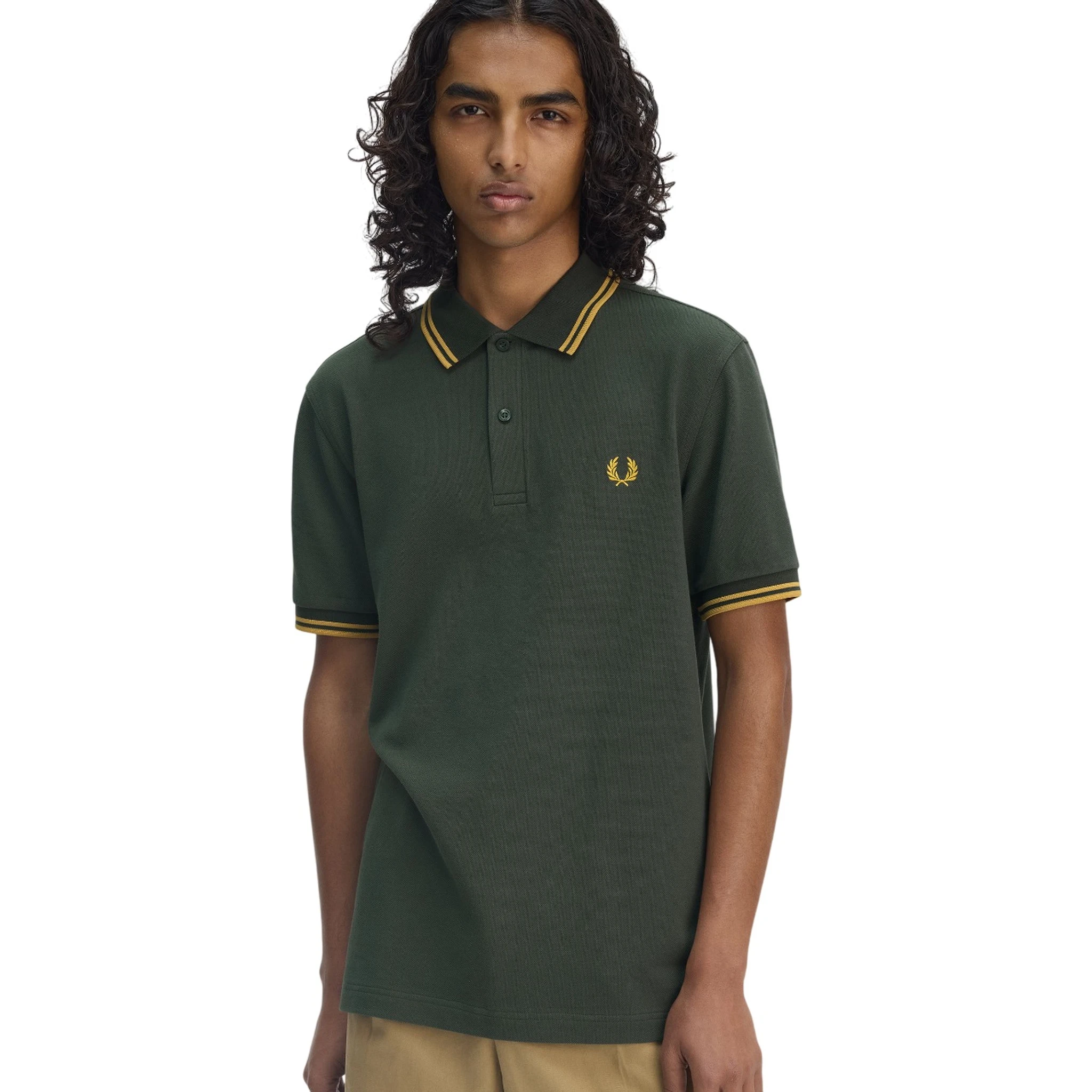 تيشيرتات وبولو من فريد بيري باللون الأخضر