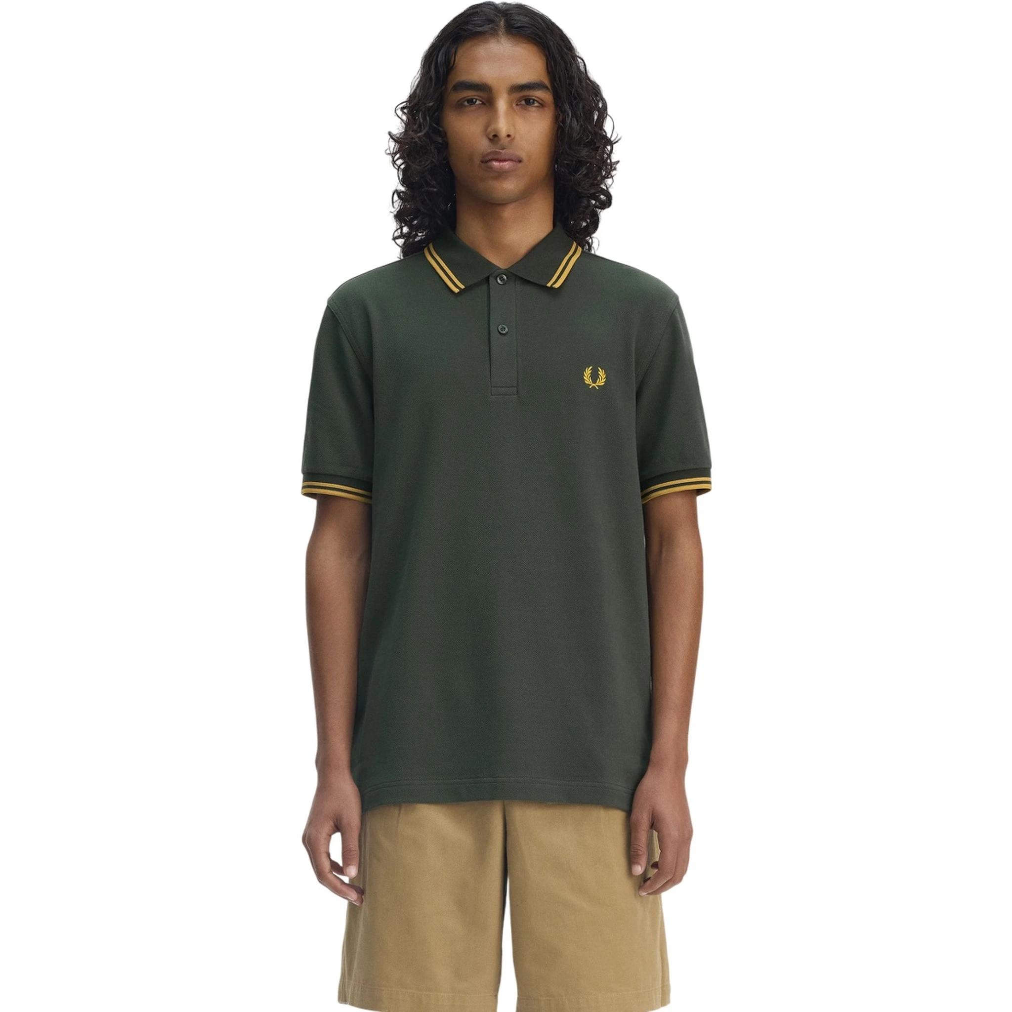 تيشيرتات وبولو من فريد بيري باللون الأخضر