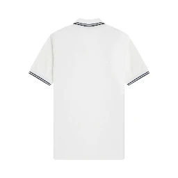 تيشيرتات وبولو بيضاء من فريد بيري