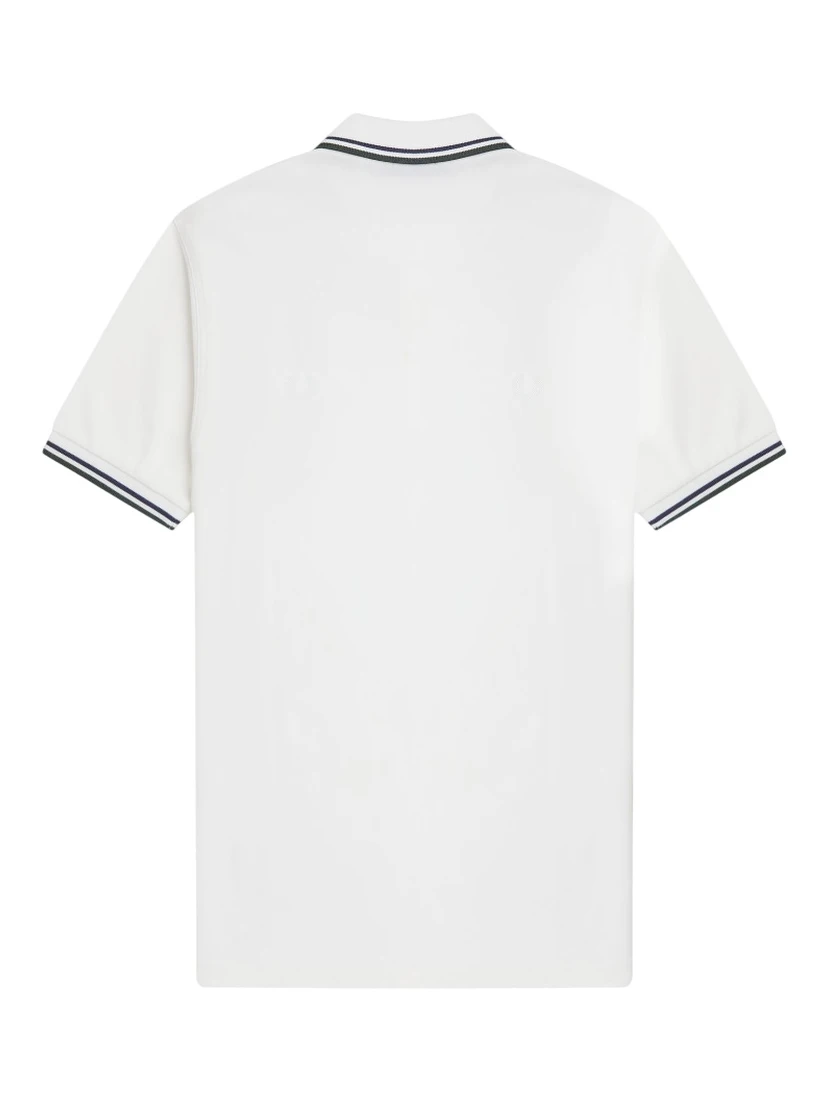 تيشيرتات وبولو بيضاء من فريد بيري