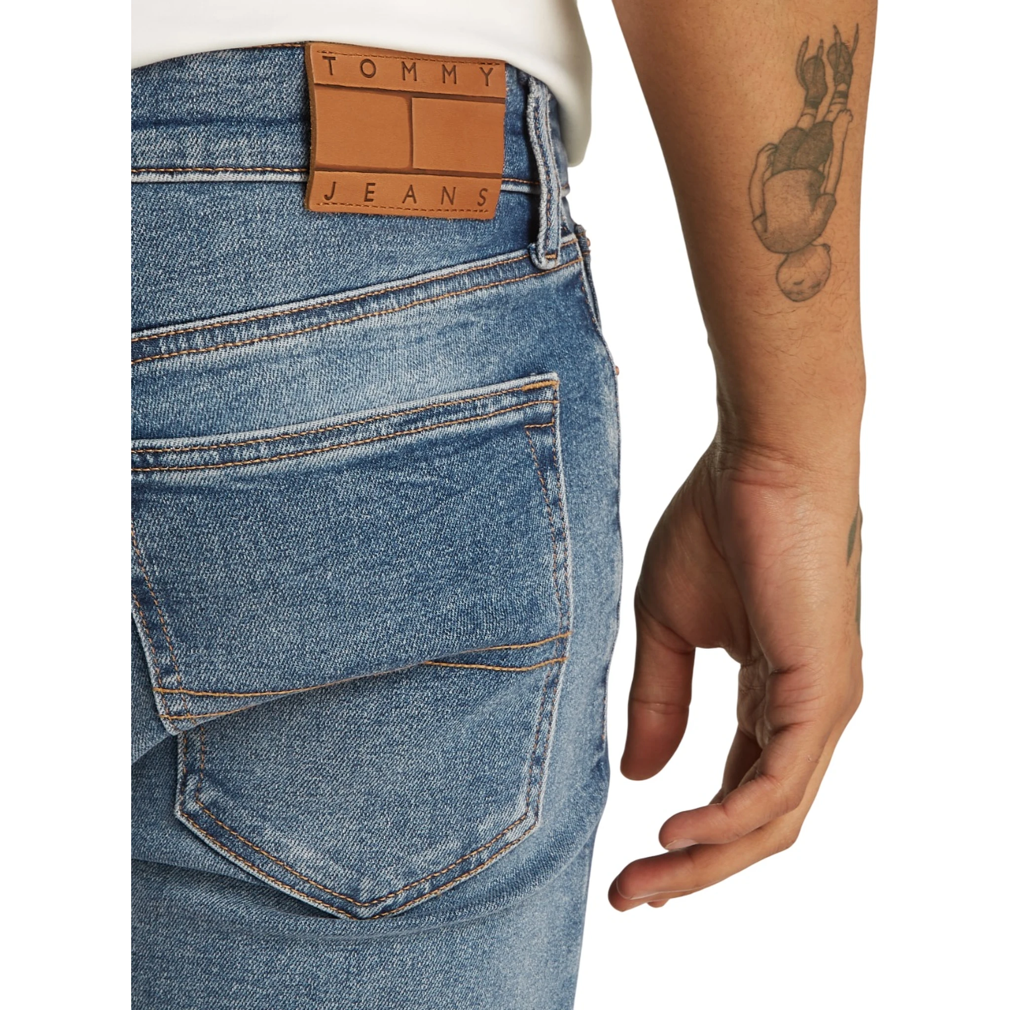 جينز تومي جينز أزرق