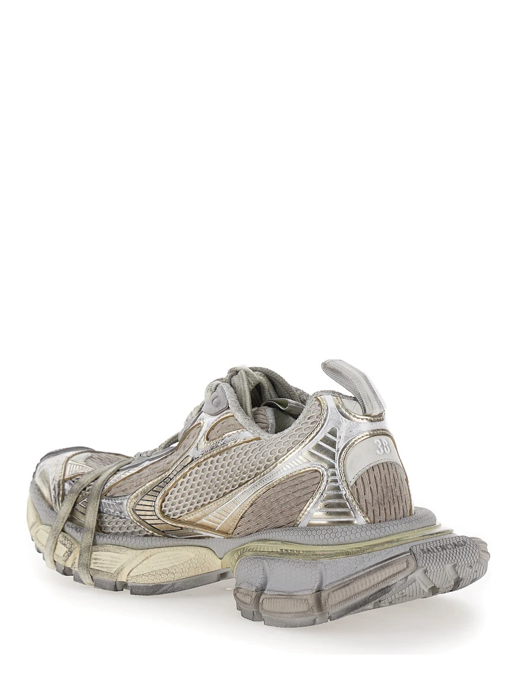 حذاء رياضي نسائي منخفض الرقبة معدني مقاس 3XL بتفاصيل شعار من قماش تقني alternative