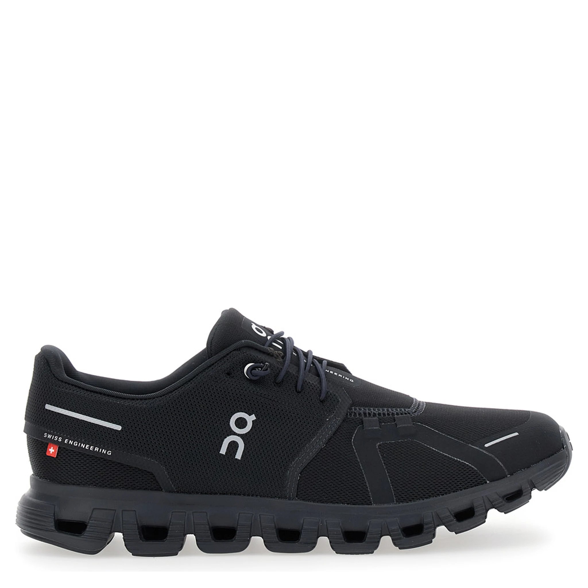 حذاء رياضي أسود منخفض من كلاود 6 بتفاصيل شبكية وشعار على الجانب مصنوع من قماش تقني رجالي