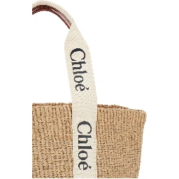 حقيبة تسوق وودي بيج بحزام كتف مزين بشعار، مصنوعة من ألياف طبيعية منسوجة، للنساء