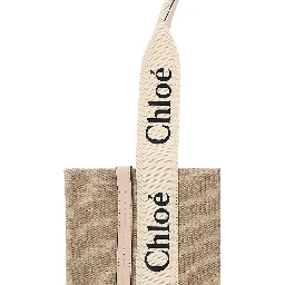 حقيبة يد متوسطة الحجم بلون بيج خشبي مزينة بشعار من قماش الكانفاس للنساء