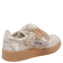Medalist bow-detail sneakers