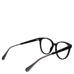 نظارات بلاستيكية سوداء (إطارات)