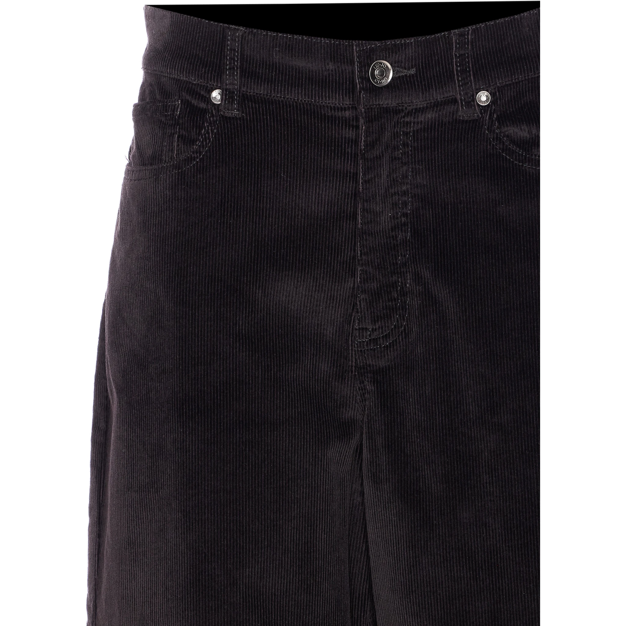 جينز أسود من ليو جو