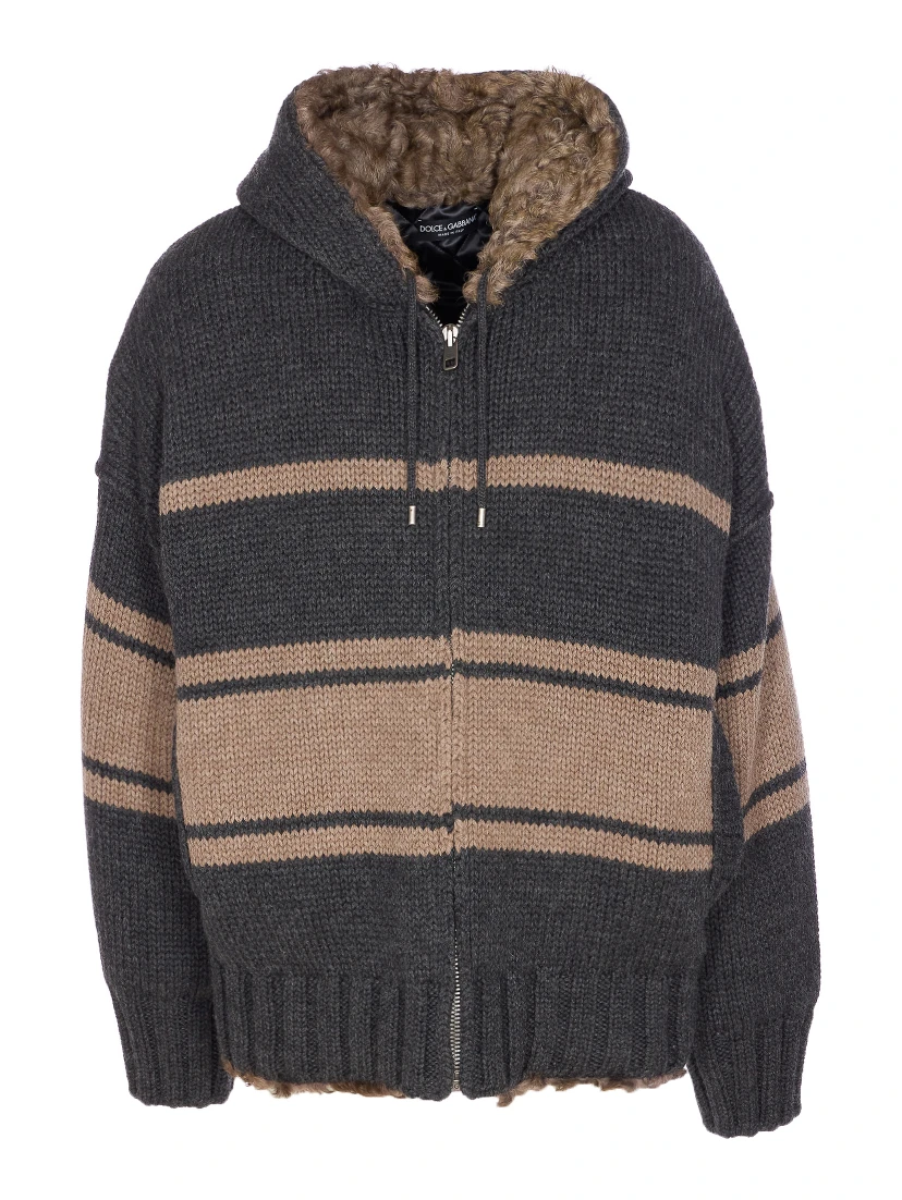 Knitted jacket with fur