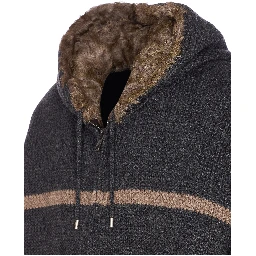 Knitted jacket with fur