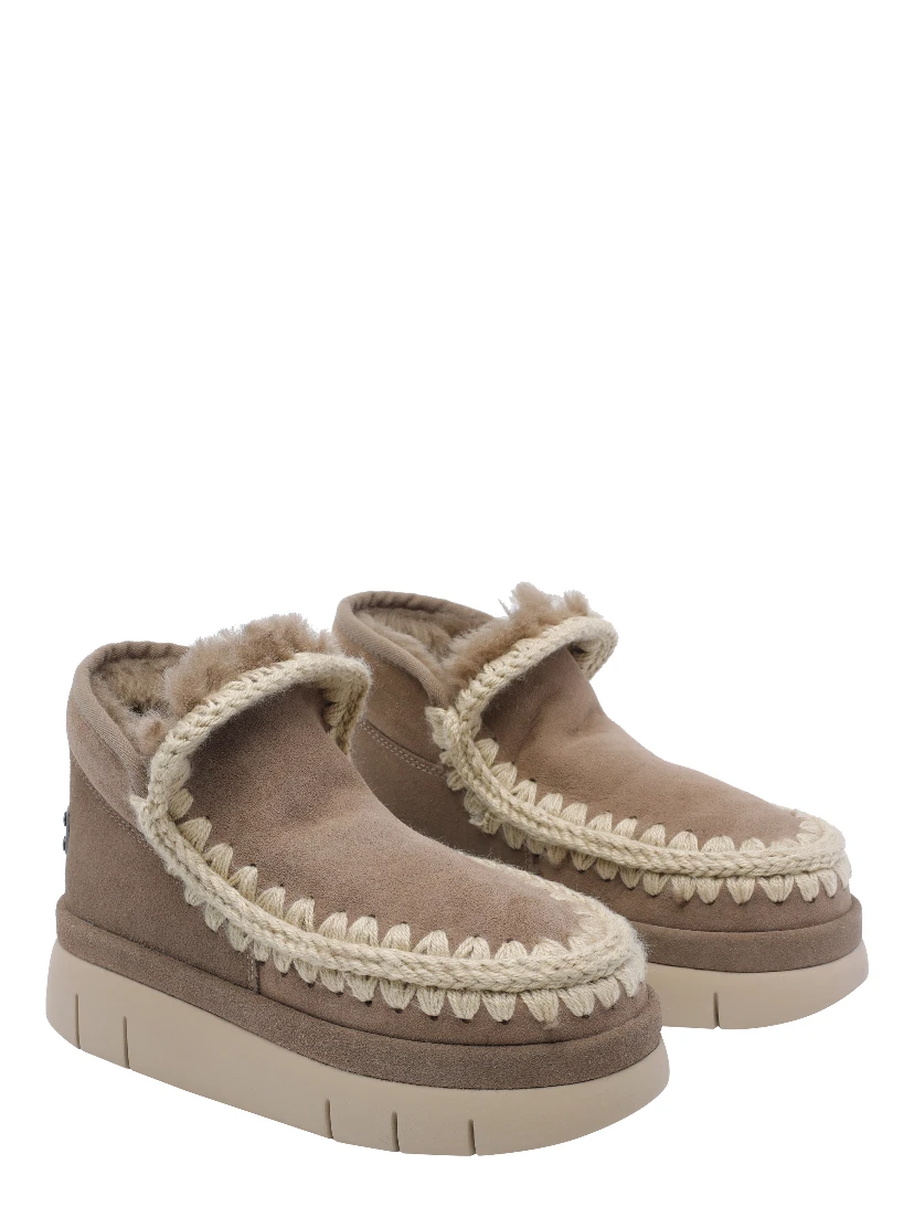 Eskimo Bounce boots