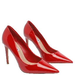 ستيف مادن بكعب أحمر