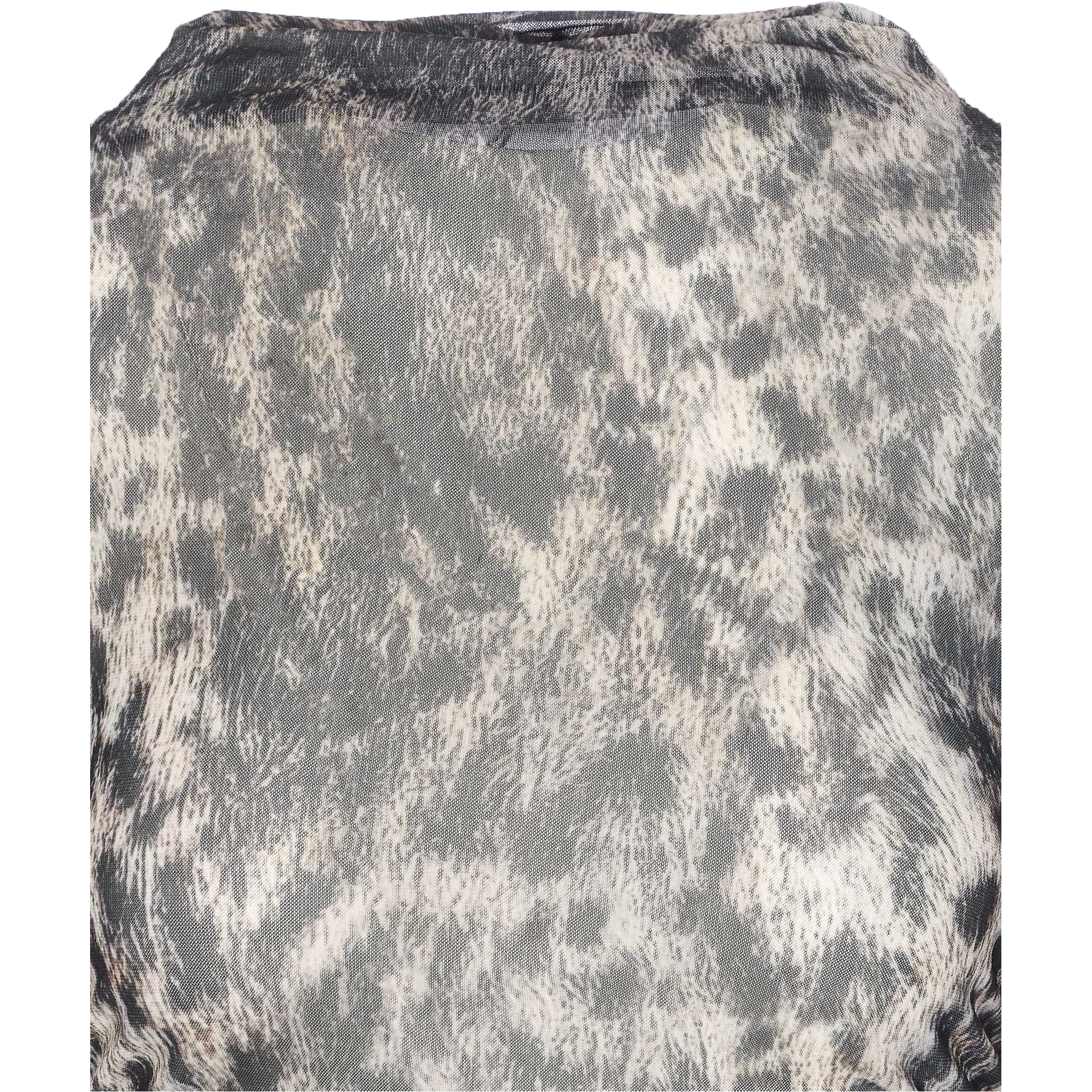 أنيي باي توب غراي