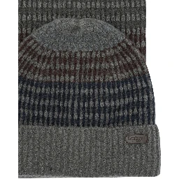 طقم "برانتون" مع وشاح وقبعة صوفية