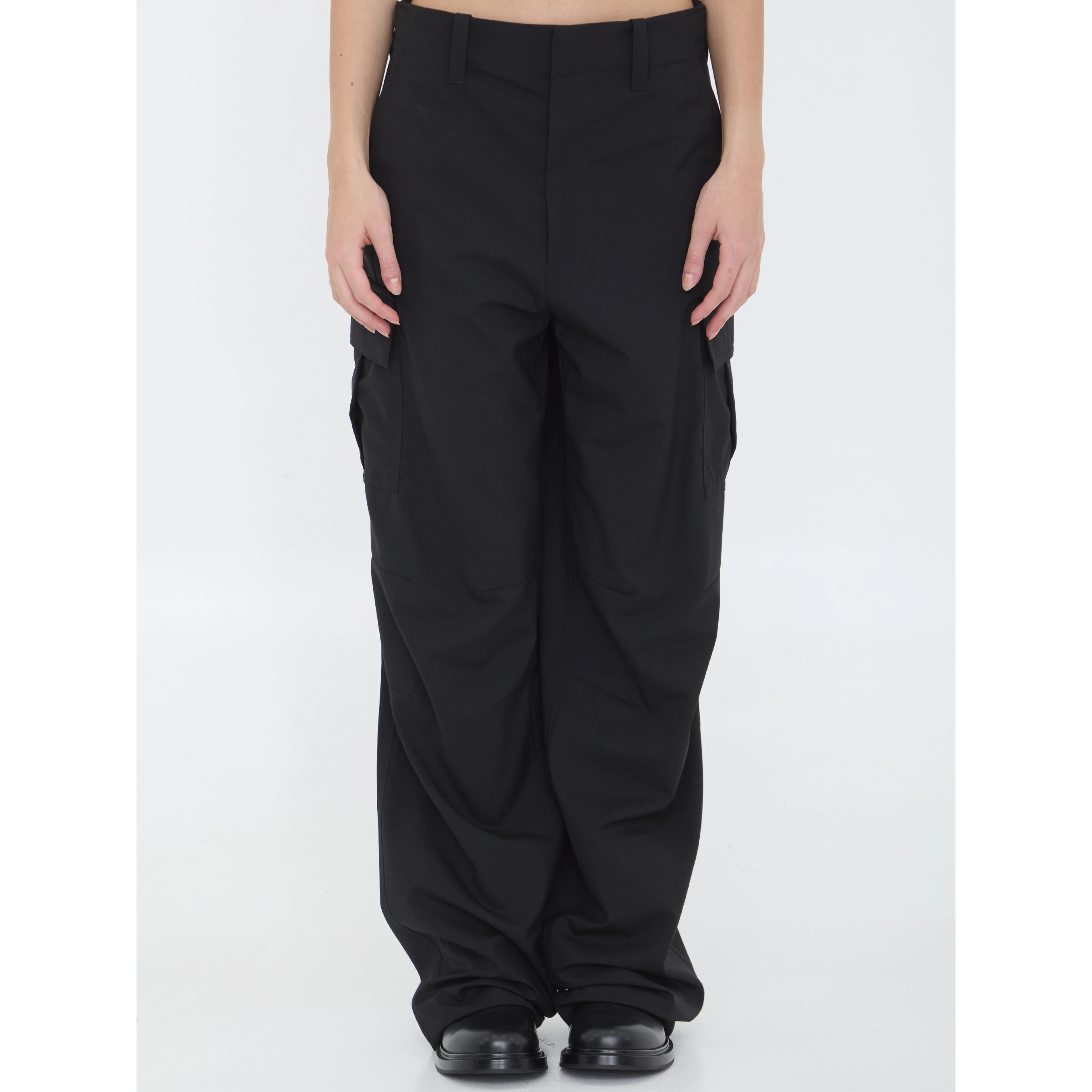Cargo trousers in lightweight woo