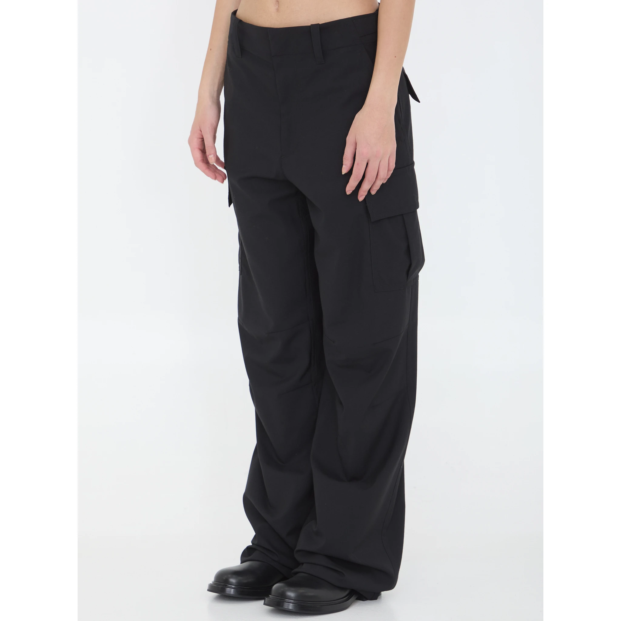 Cargo trousers in lightweight woo