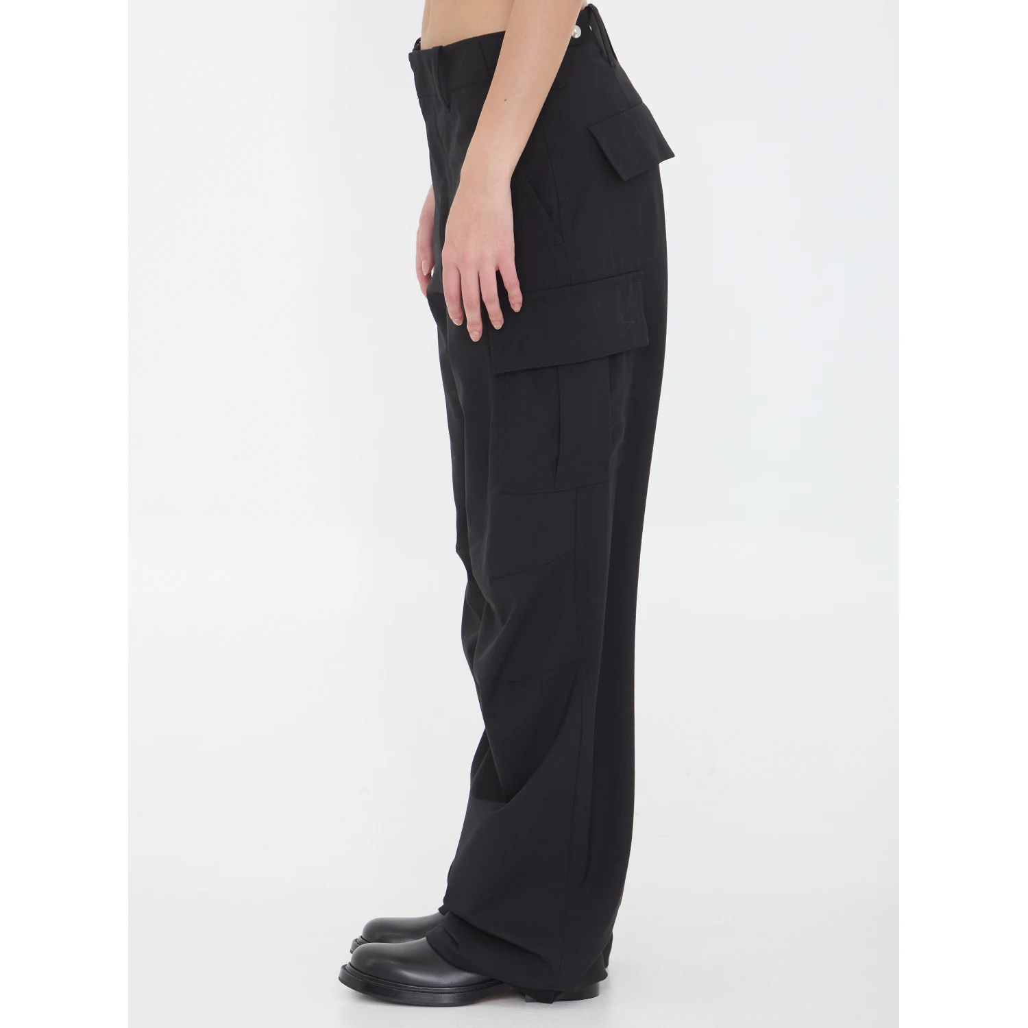 Cargo trousers in lightweight woo