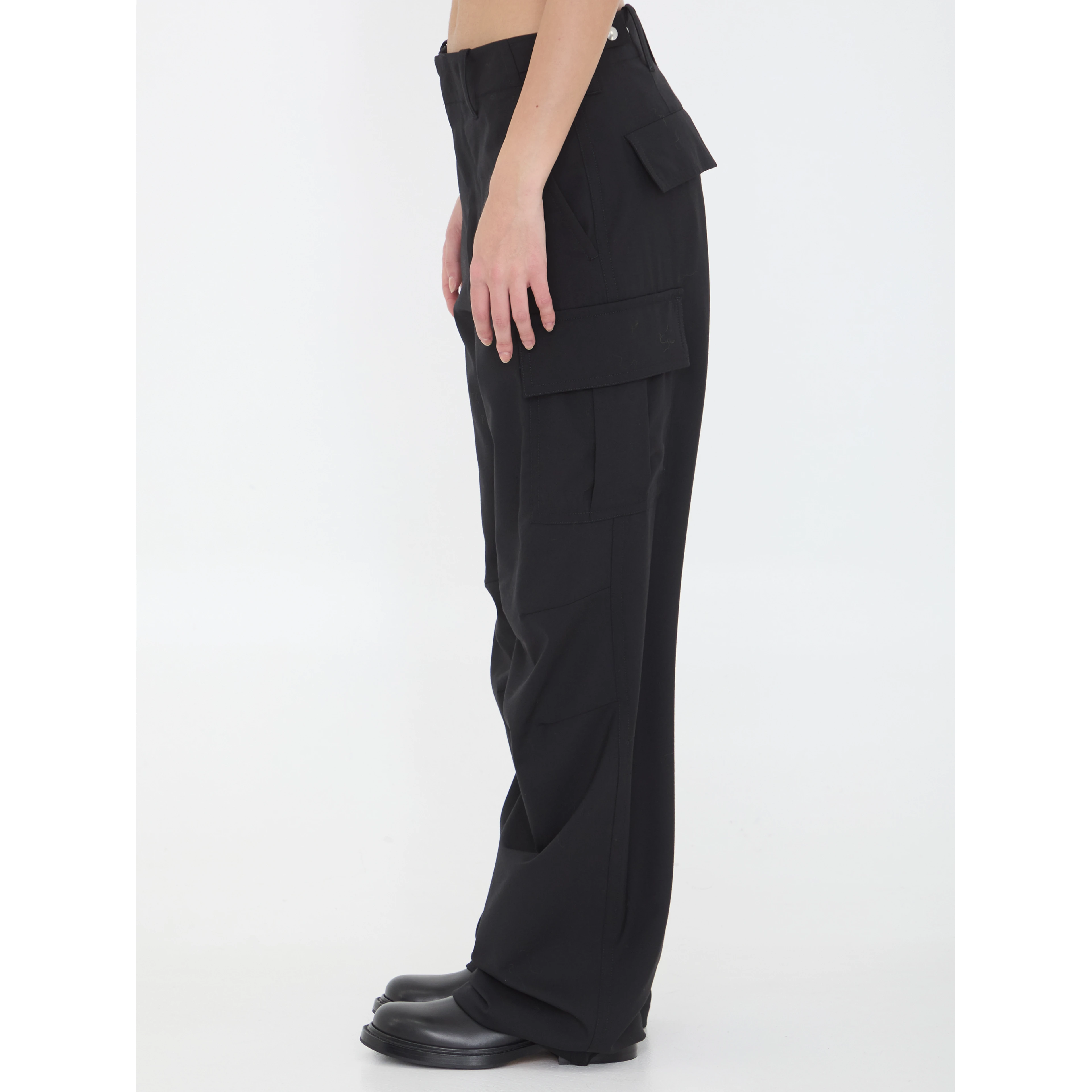 Cargo trousers in lightweight woo